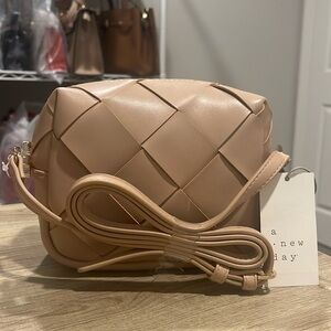 A New Day by Target brand Crossbody bag Tan ♥️